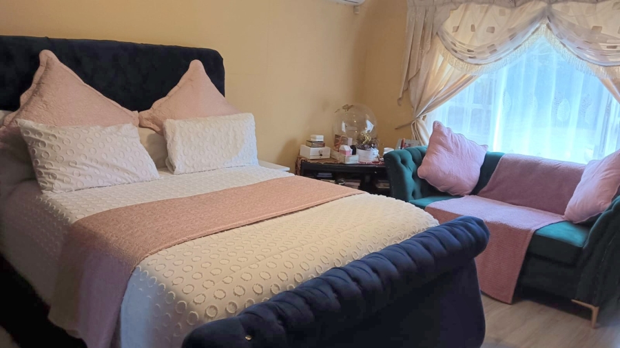 4 Bedroom Property for Sale in Beacon Bay Eastern Cape